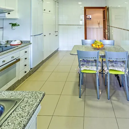 Compostellae. Wifi Apartment Noia